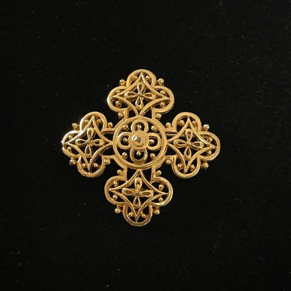 Vintage Gold Tone Lisner Brooch Maltese Filigree Cross Quatrefoil - Picture 4 of 8